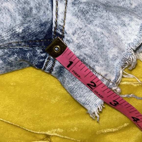 & Denim Short Cheeky Size 10 Curvy Fit Jean Shorts - Picture 11 of 14